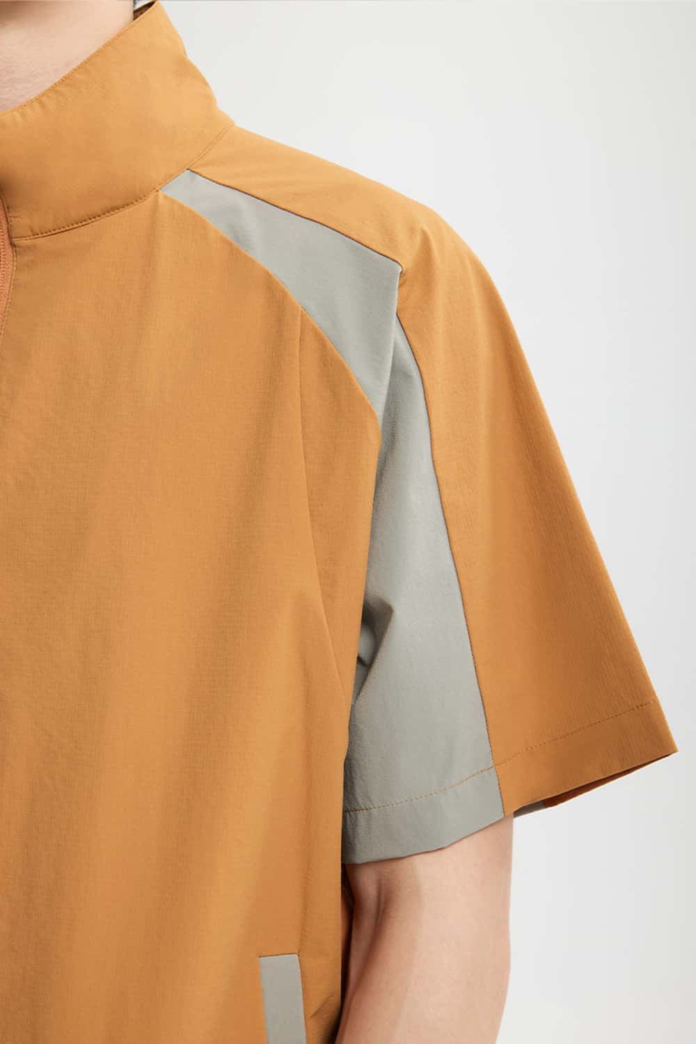 Water-Repellent Colorblock Short-Sleeve Jacket - Brown
