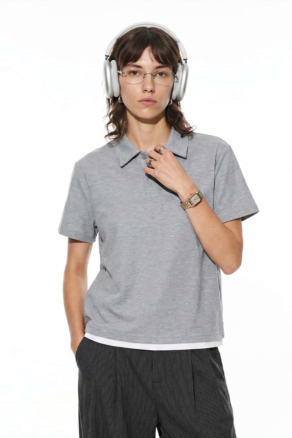 Short-Sleeve Polo Shirt with Layered Details in Flower Gray - front modeled close-up