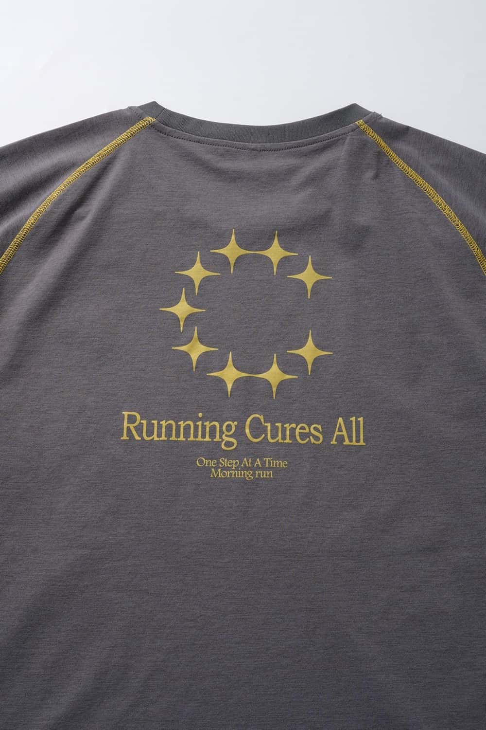 Sun-Protective Graphic T-Shirt with Raglan Sleeves in Cement Ash - product detail close-up
