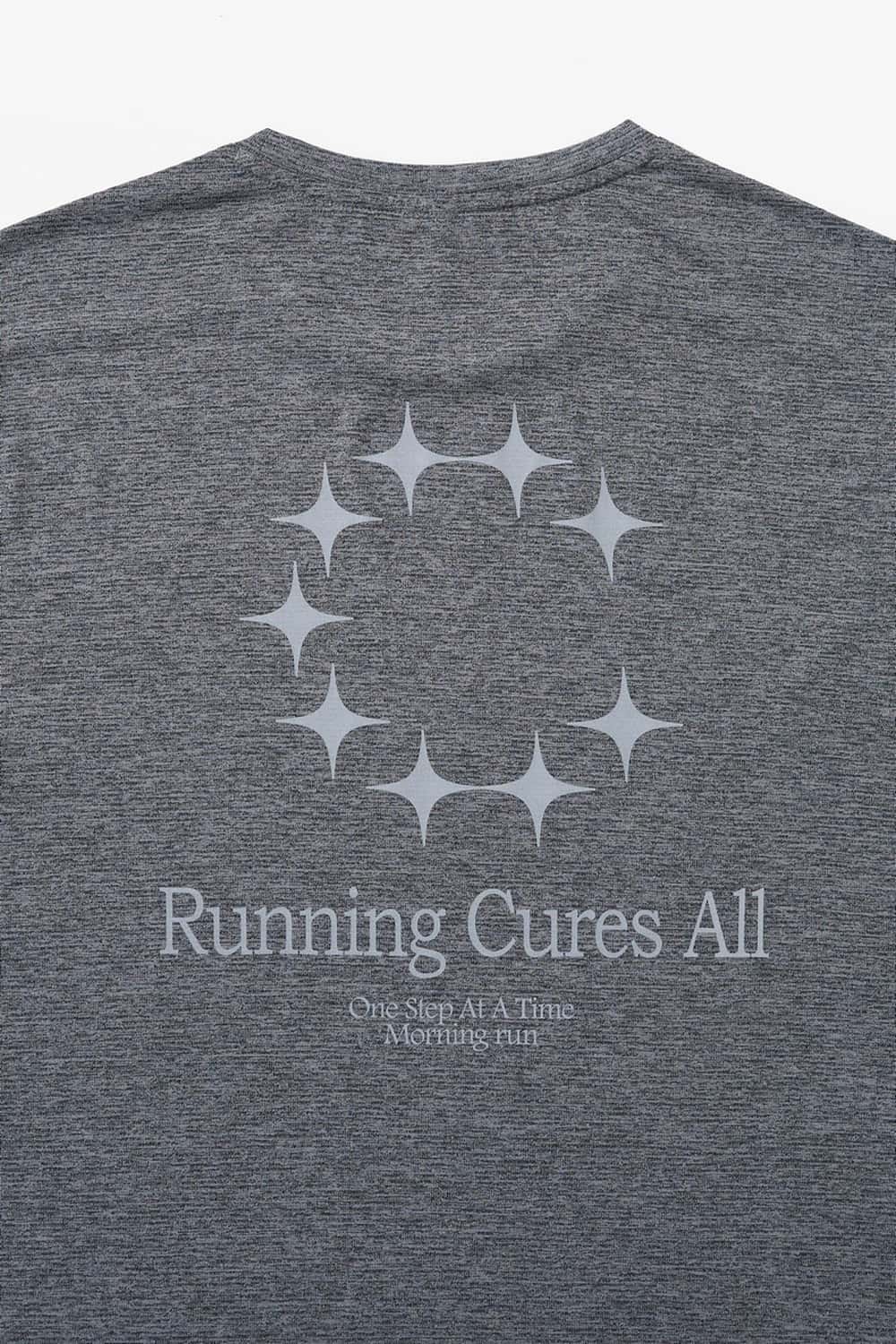 Lightweight Star-Graphic Running T-Shirt in Gray - graphic detail