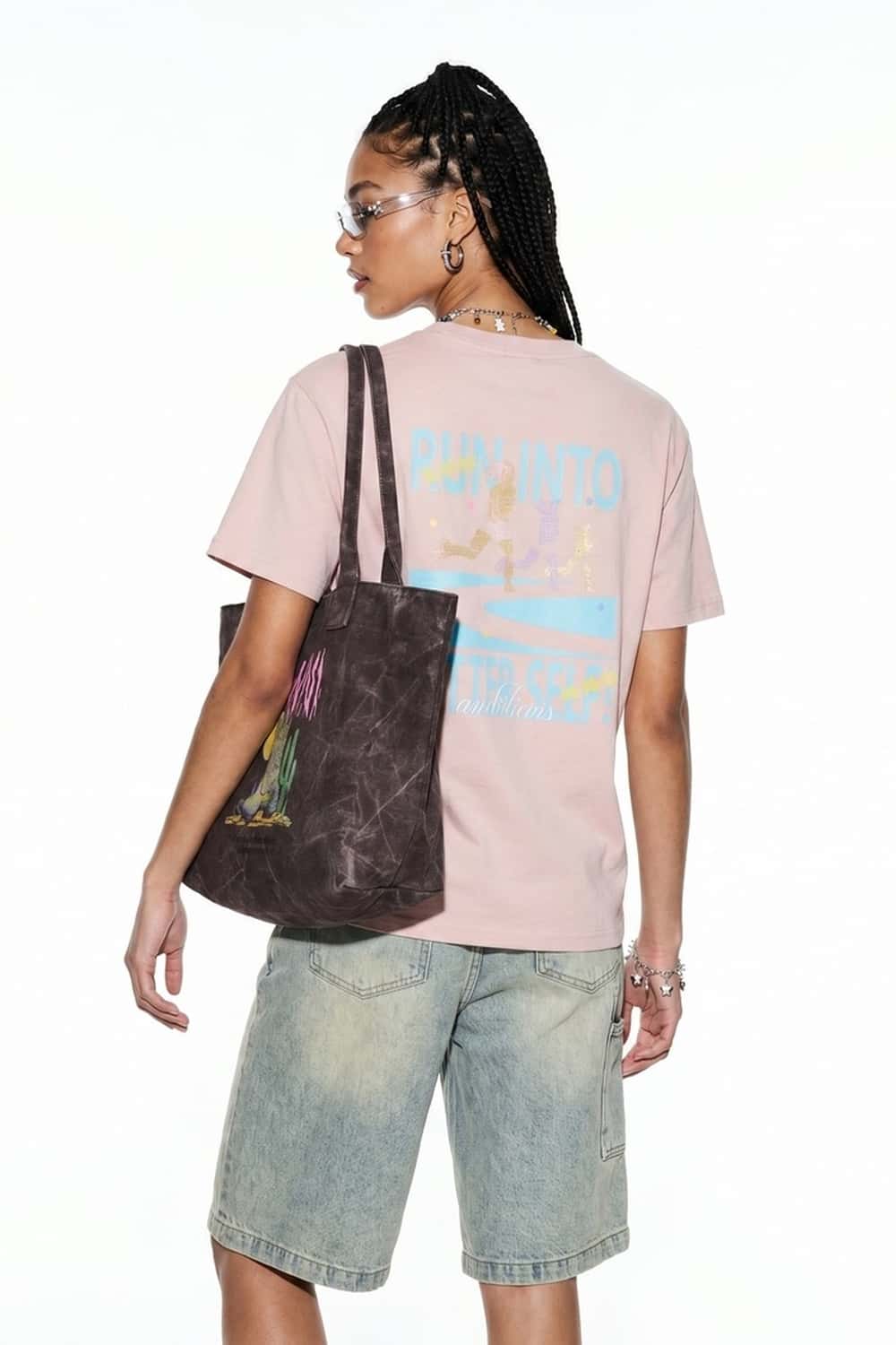 Relaxed Runner Graphic T-Shirt in Pale Pink - back modeled view