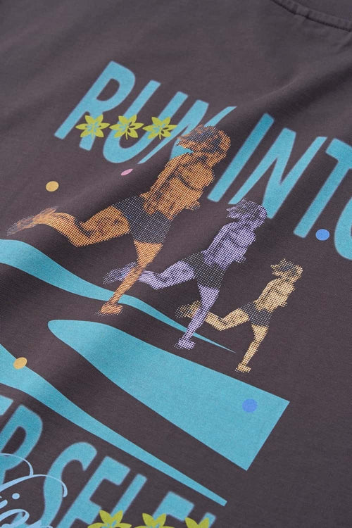 Relaxed Runner Graphic T-Shirt in Plum Purple - graphic detail