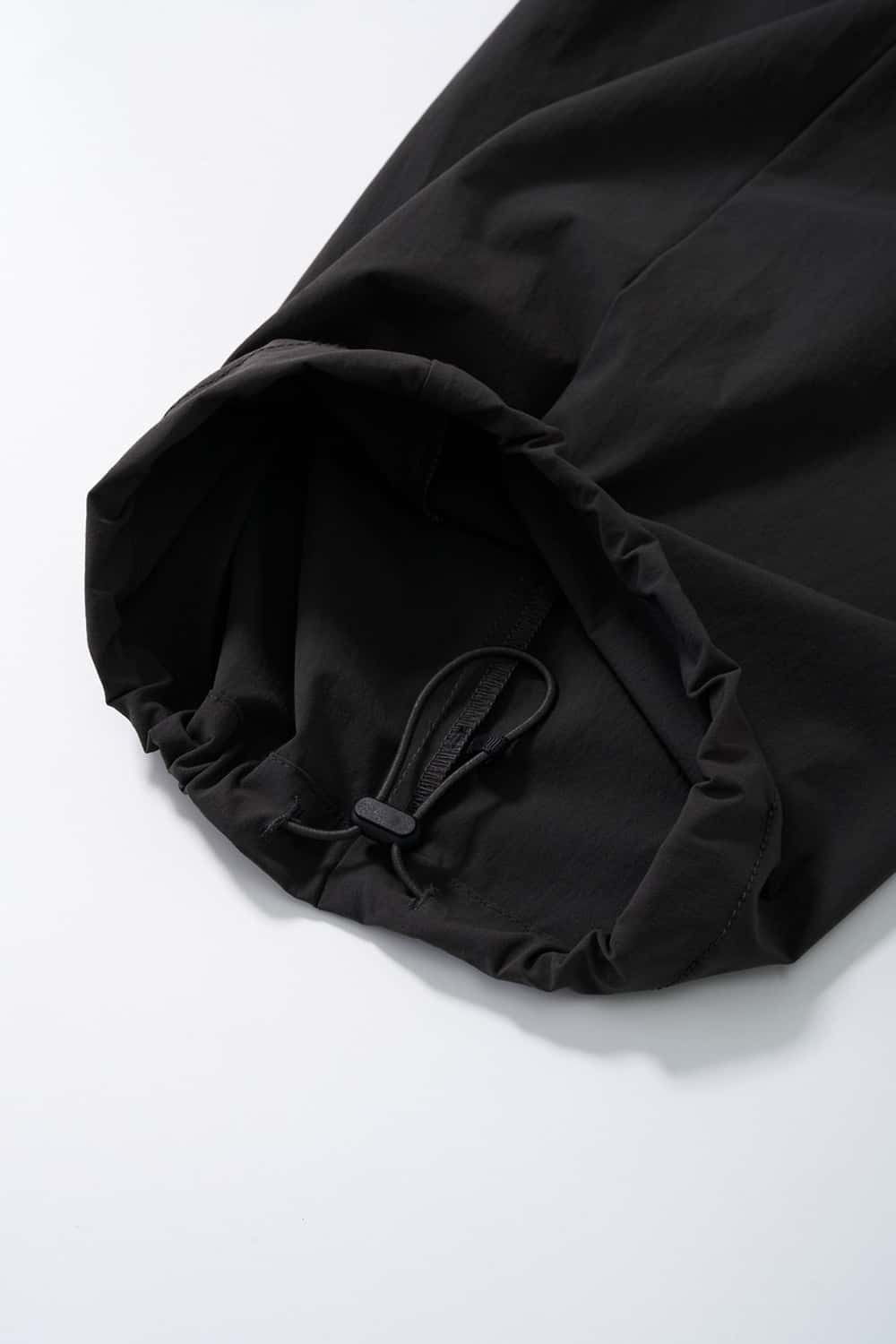 Adjustable-Hem Wide-Leg Cargo Pants in Gray - leg opening detail