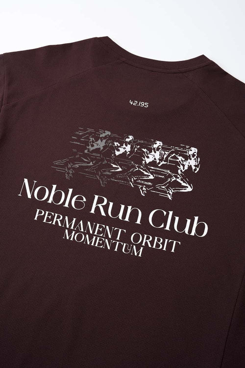 Sun-Protective Noble Run Club T-Shirt in Reddish Brown - fabric texture close-up