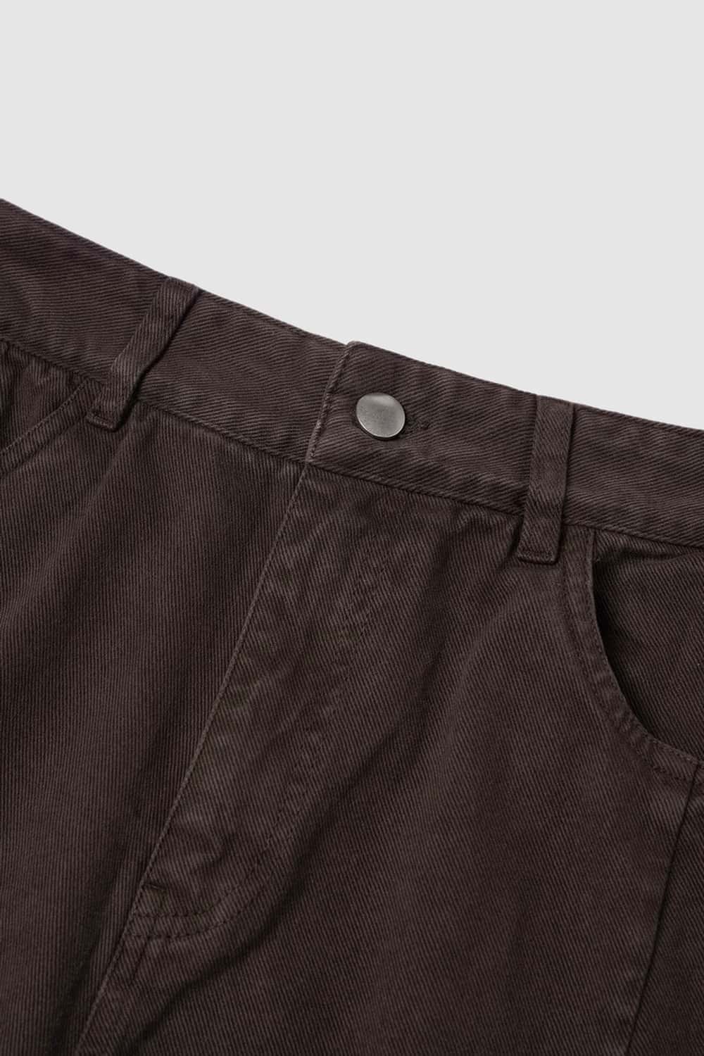 Curved-Leg Washed Cotton Pants in Coffee - waistband detail