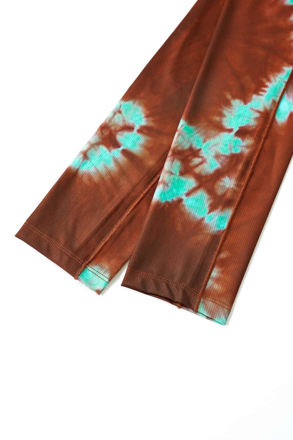Quick-Drying Swirl Graphic Long-Sleeve T-Shirt in Coffee - cuff detail