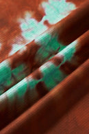 Quick-Drying Swirl Graphic Long-Sleeve T-Shirt in Coffee - fabric texture close-up