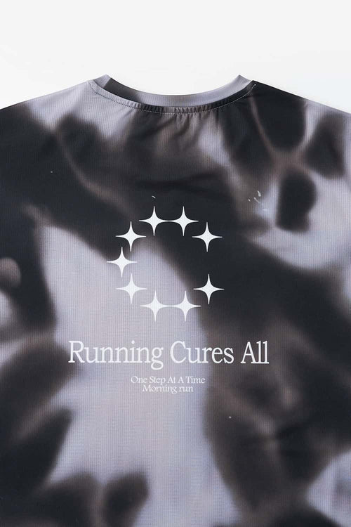 Quick-Drying Running Graphic Long-Sleeve T-Shirt in Charcoal - back modeled view