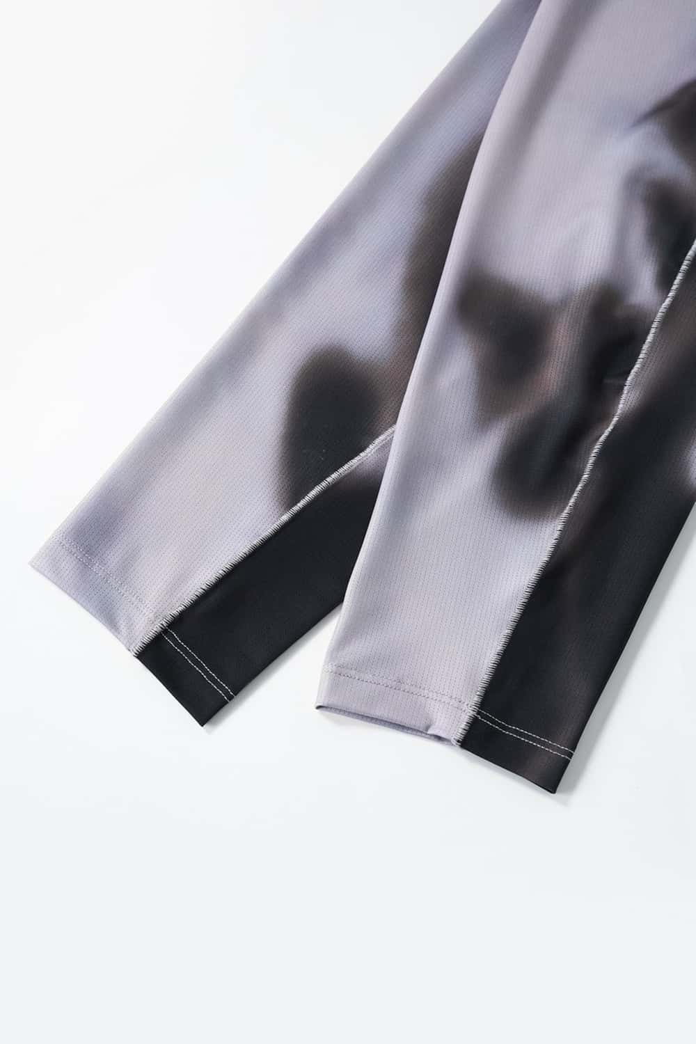 Quick-Drying Running Graphic Long-Sleeve T-Shirt in Charcoal - product detail close-up