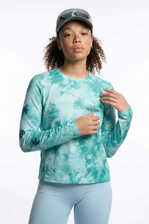 Moisture-Wicking Cloud Graphic Long-Sleeve T-Shirt in Middle Cyan - front modeled close-up