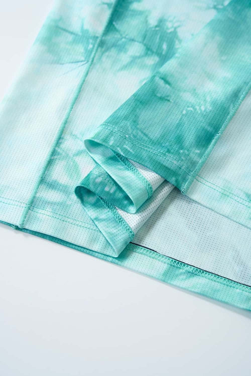 Abstract-Print Fitted T-Shirt in Middle Cyan - product detail close-up