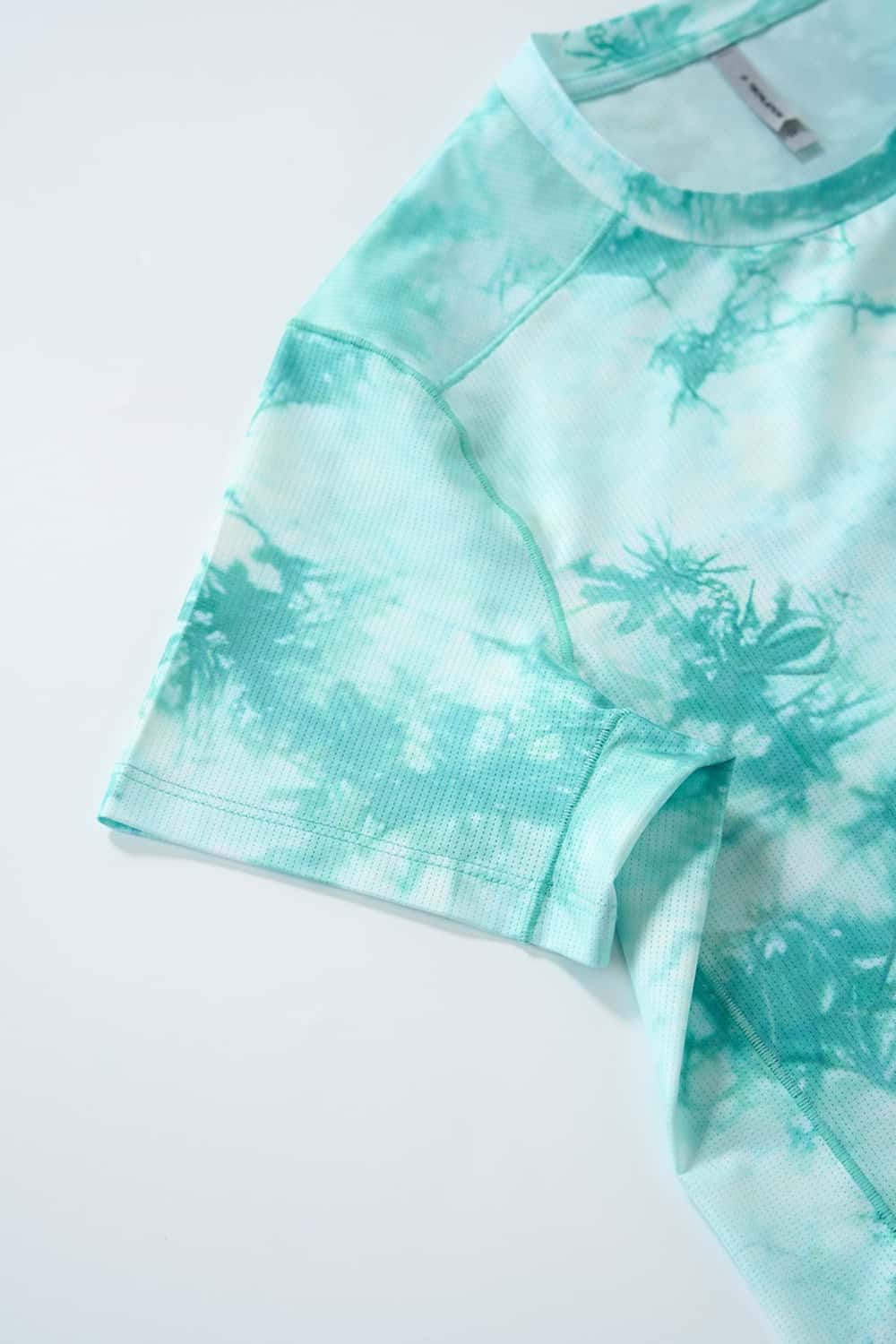 Abstract-Print Fitted T-Shirt in Middle Cyan - cuff and hem detail