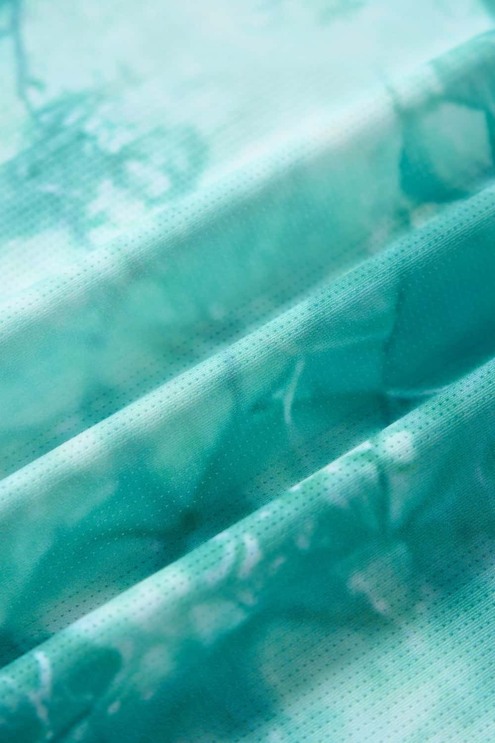 Abstract-Print Fitted T-Shirt in Middle Cyan - product detail close-up